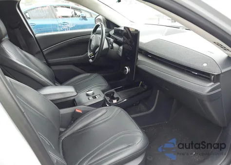 2023 Ford Mustang Mach-E Premium z USA, uszkodzony, nr VIN 3FMTK3SU1PMB05285